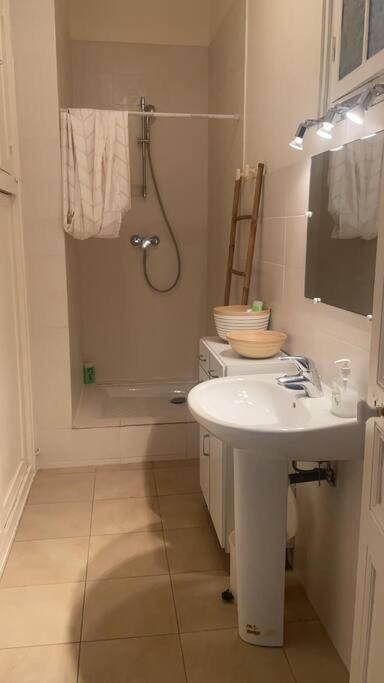 Amazing 2-Bedroom Apartment In Nice Near The Beach Eksteriør billede